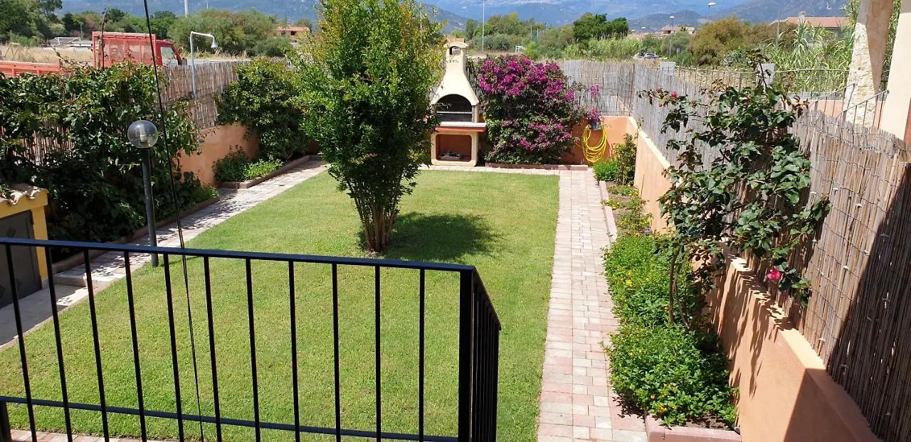 Casa de Férias Villino Enzo 350 Mt Baia Di Porto Frailis Vila Àrbatax Itália