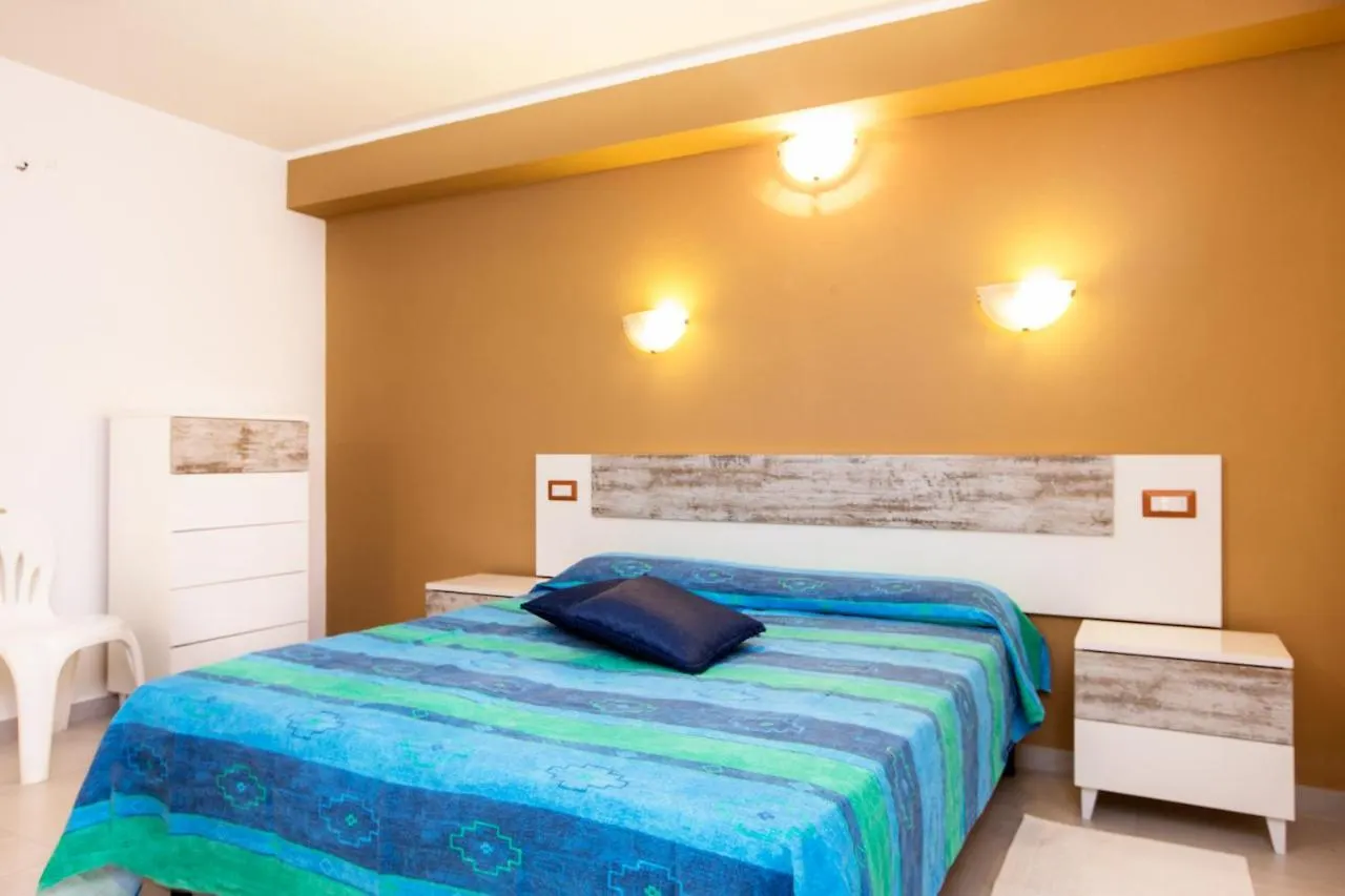 Casa de Férias Villino Enzo 350 Mt Baia Di Porto Frailis Vila Àrbatax
